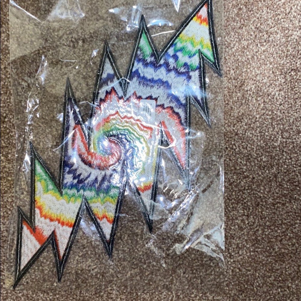 Iron on patch - Picture 2 of 2